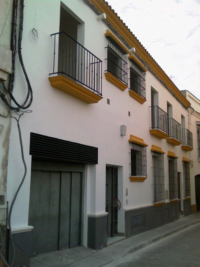 Edificio plurifamiliar con sótano de aparcamientos