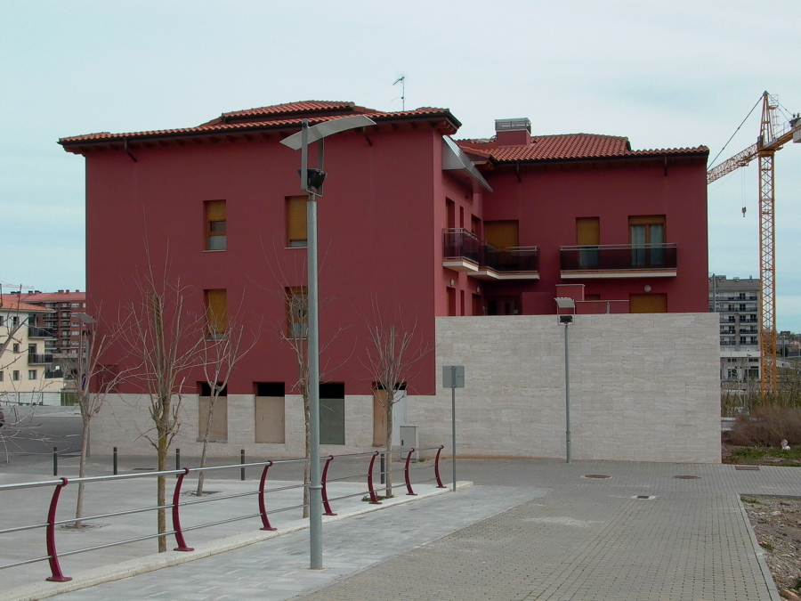 EDIFICIO PLURIFAMILIAR 