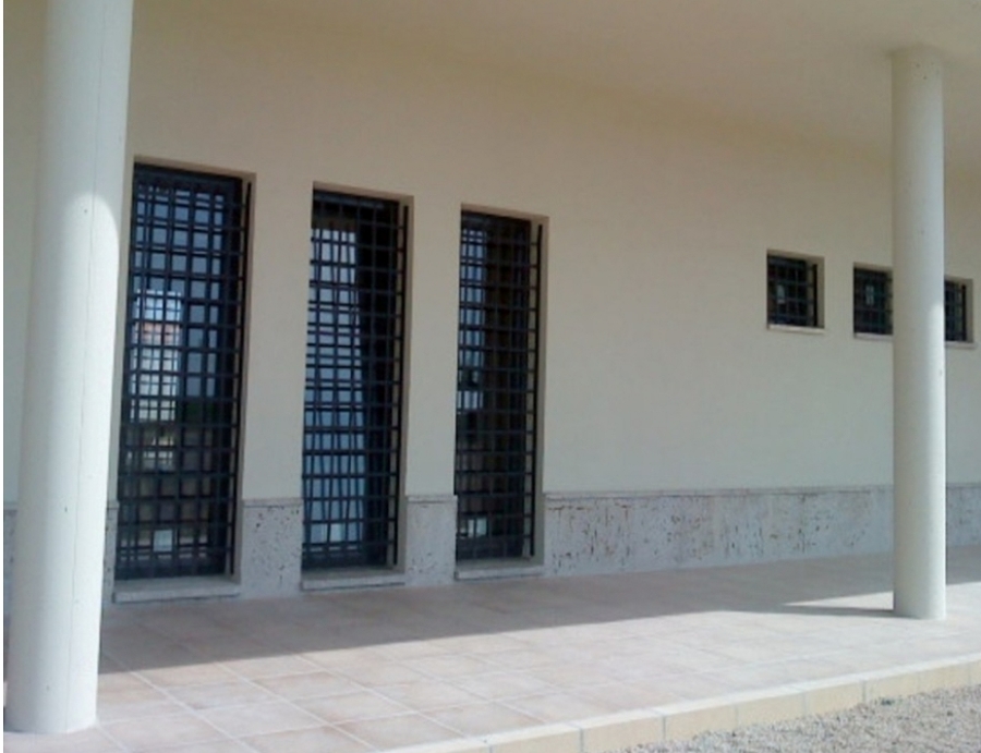 Edificio público - Javier Toro Caviedes . Arquitecto