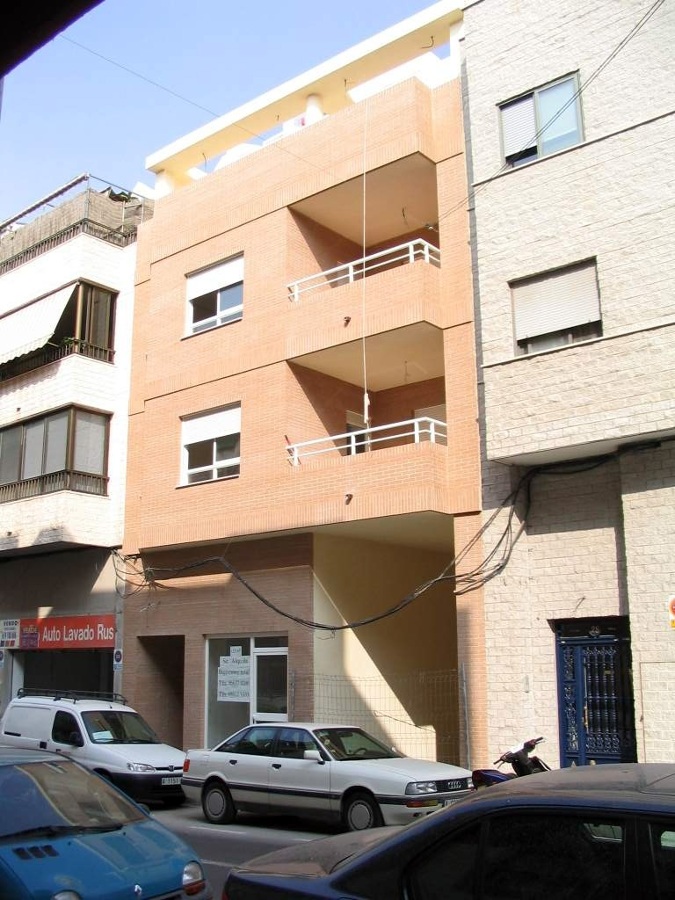 EDIFICO DE 3 VIIENDAS