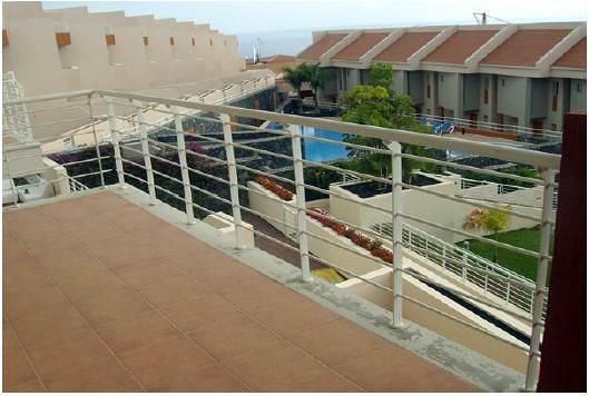 Ejecucion y Mantenimiento de 33 Adosados en Los Gigantes