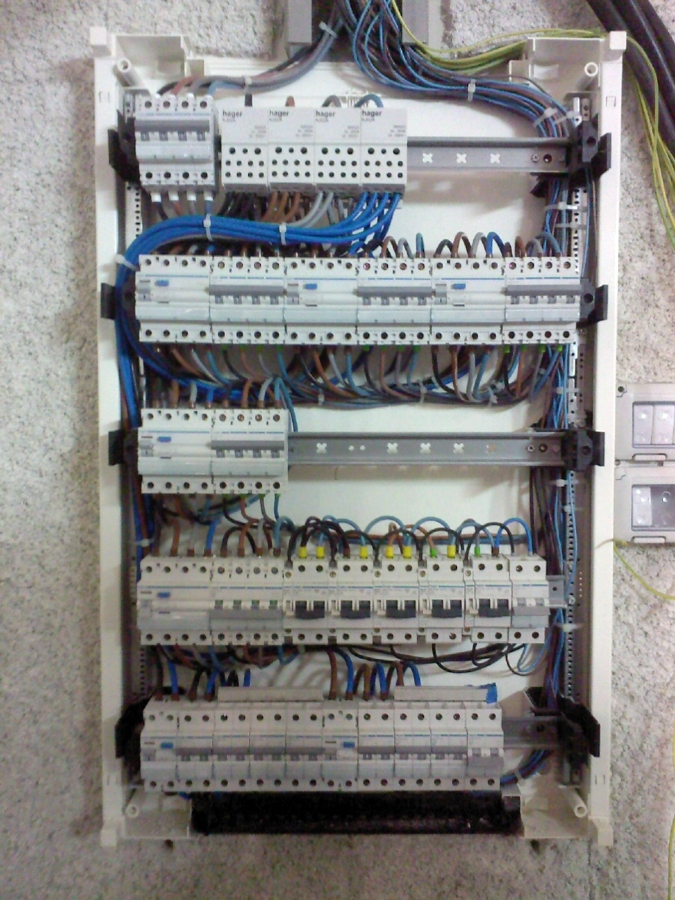 Electricista de Madrid. Autorizado. Económico 680 182 969