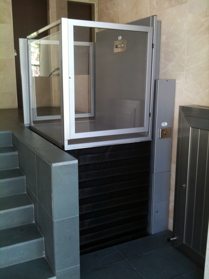 Elevador vertical hasta 2 mts