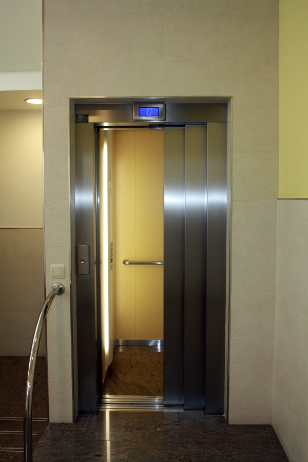 Eliminación de barreras arquitectónicas en Avenida Yerri 5 (Estella)