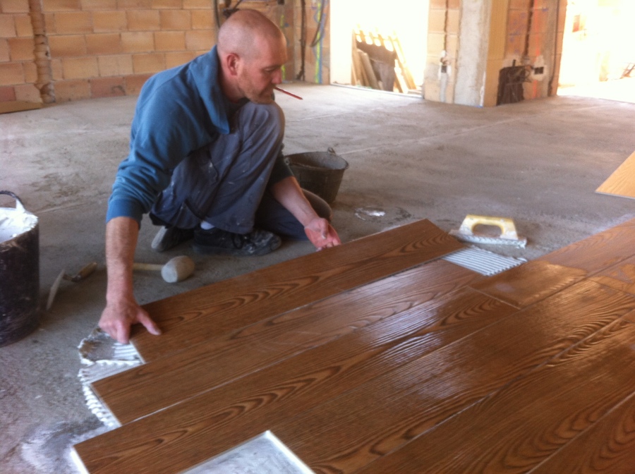 Embaldosado baldosa imitación parquet