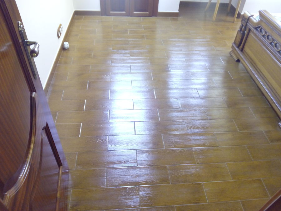 Embaldosar imitacion parquet.
