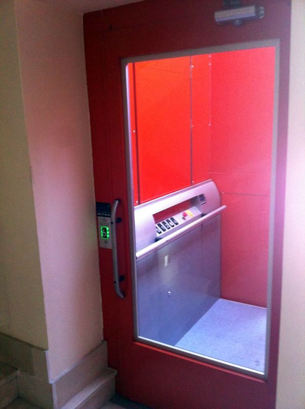 Embarque interior plataforma elevadora Aritco