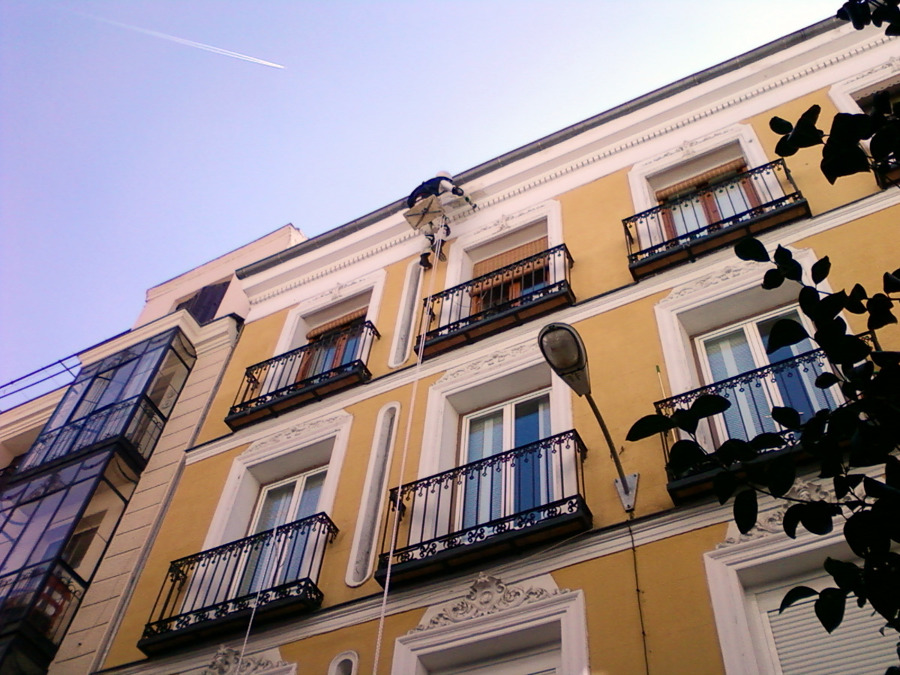 Emplastecido y pintado de voladizo