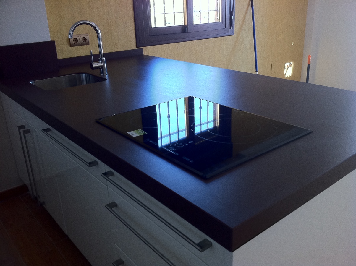 ENCIMERA DE NEOLITH MARRON CHOCOLATE