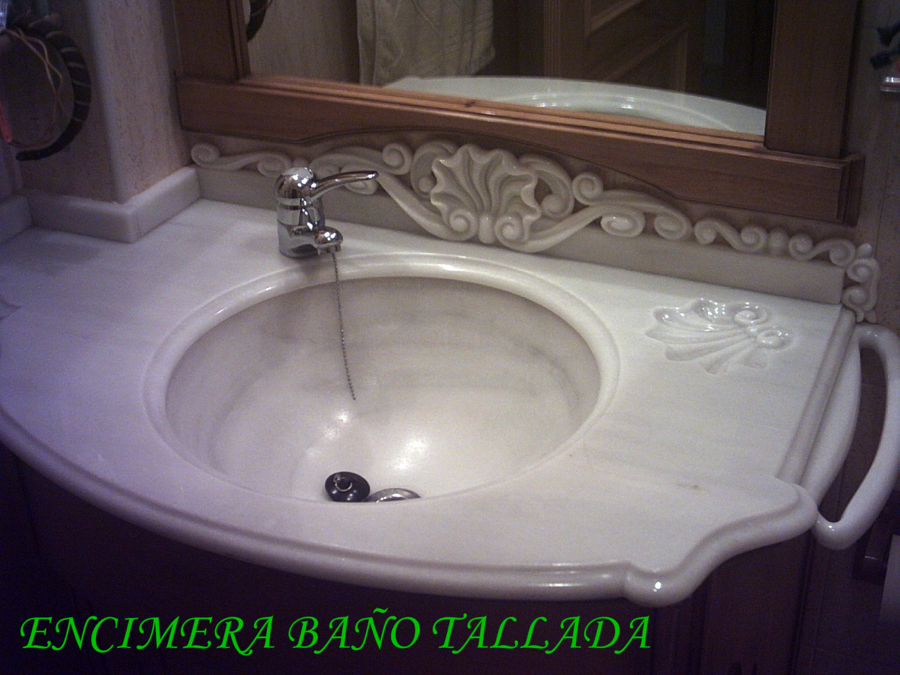 ENCIMERA TALLADA.