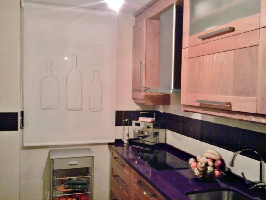 Enrollable screen con serigrafia