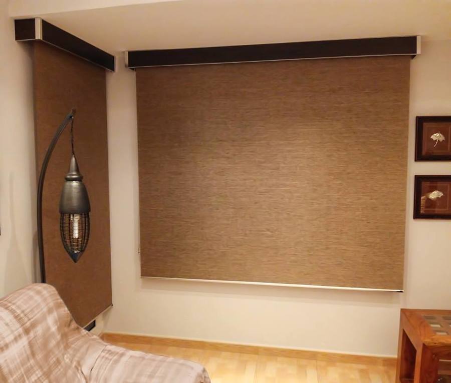 Salón con enrollables