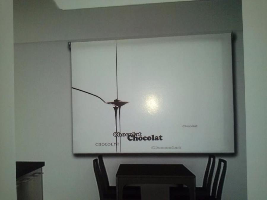 Enrollables en tejido screen bordado