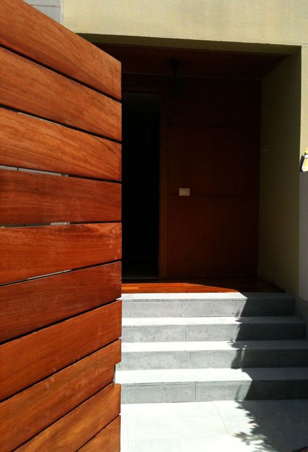 Entrada a vivienda unifamiliar