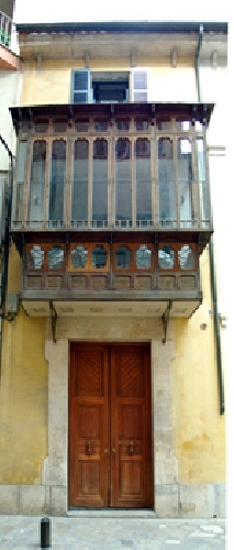 entrada pel carrer Hostals, 59