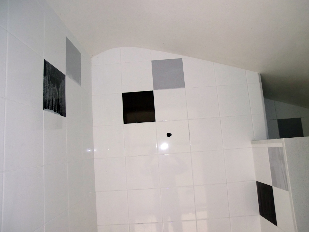 Enyesar techo de lavabo.