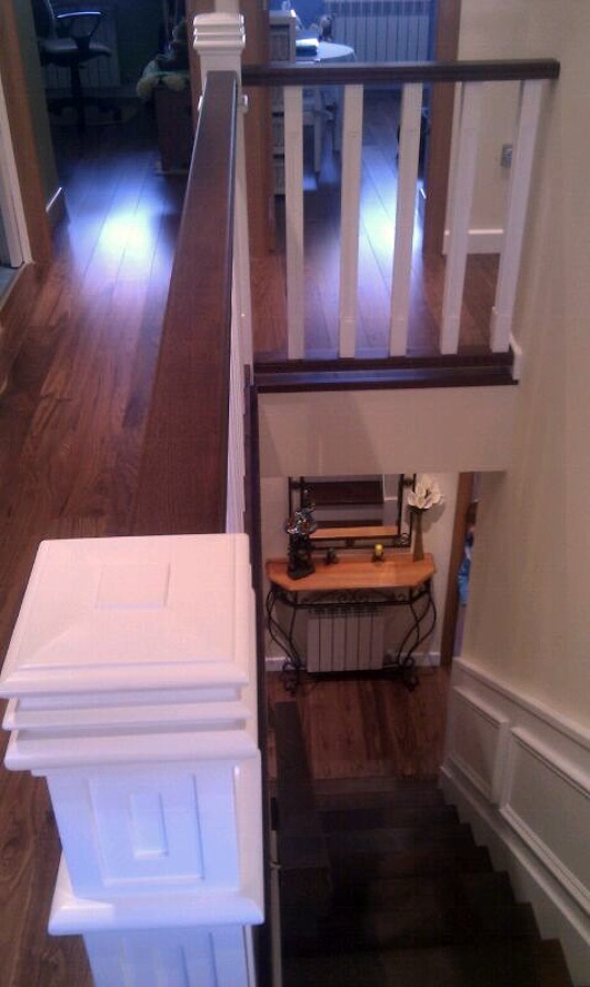 Escalera completa en Roble teñido y laca.