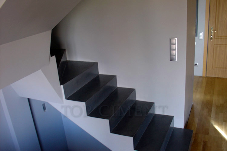 Escalera con microcemento