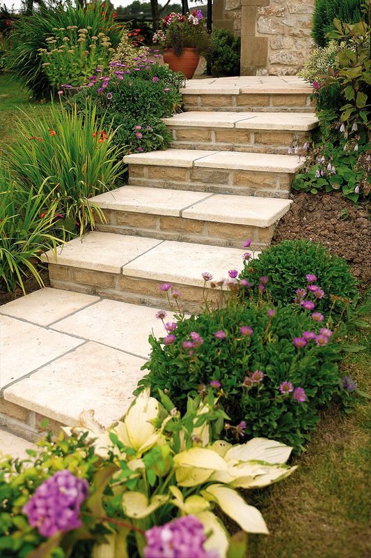 ESCALERA CON PREFABRICADO MANOIR