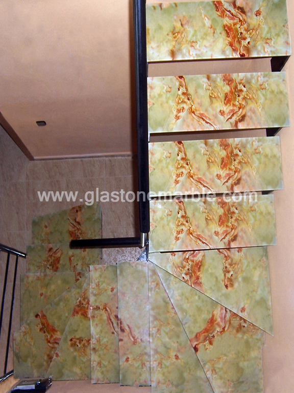 Escalera de cristal antideslizante