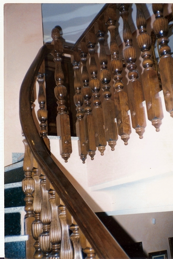 ESCALERA DE MADERA