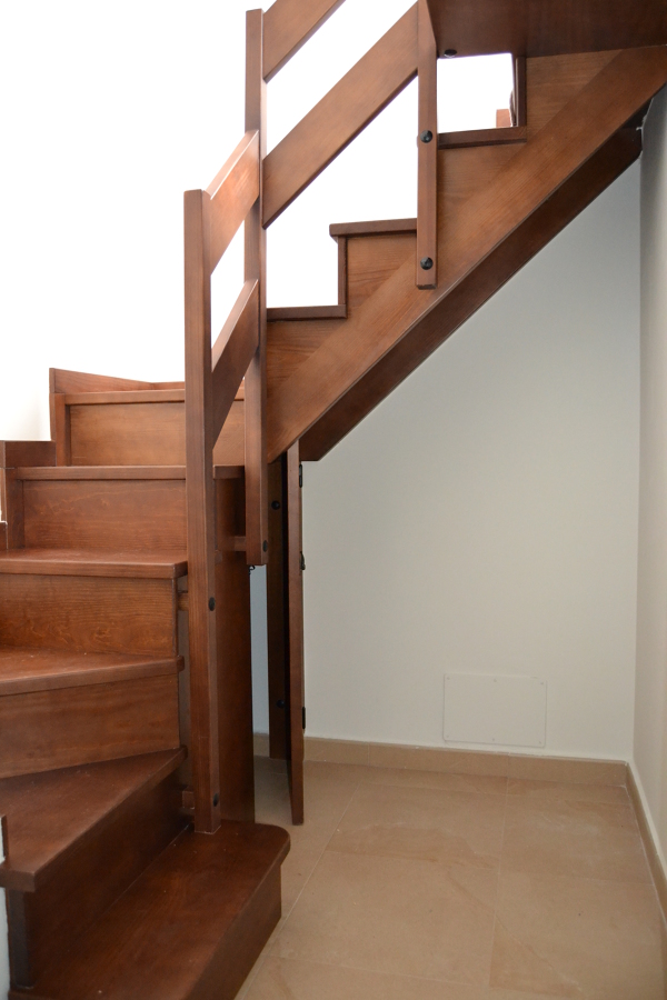 escalera de madera