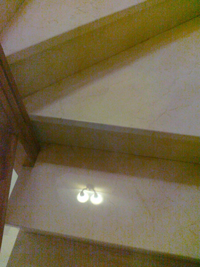 ESCALERA DE MARMOL CREMA MARFIL