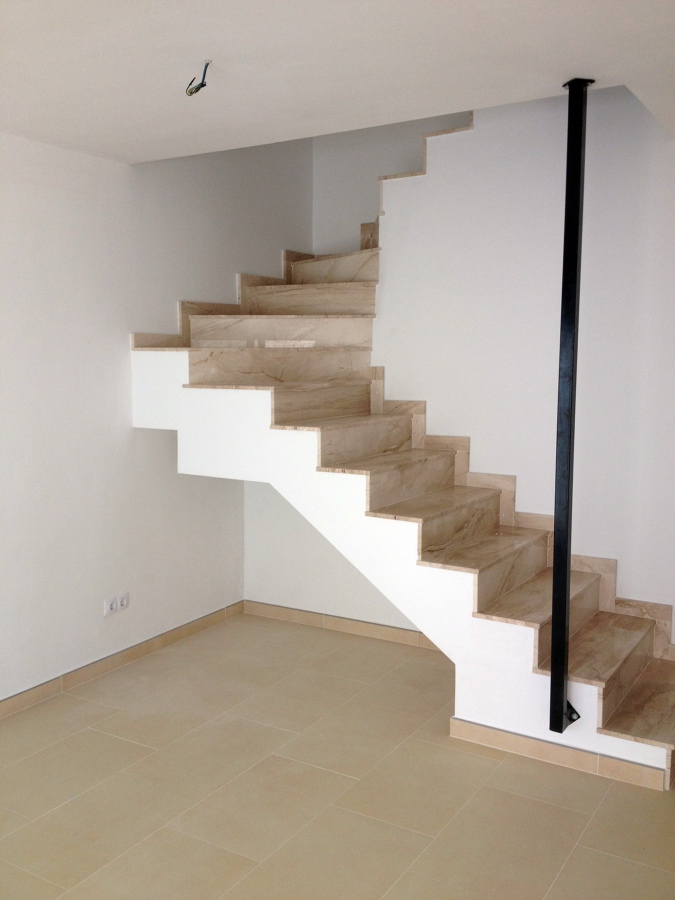 ESCALERA DE MARMOL