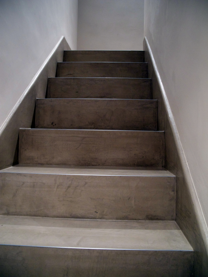 Escalera de microcemento