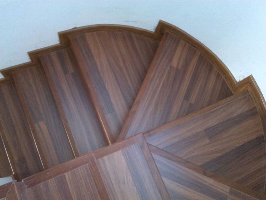 escalera de parquet