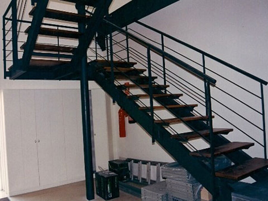 escalera exterior dos tramos