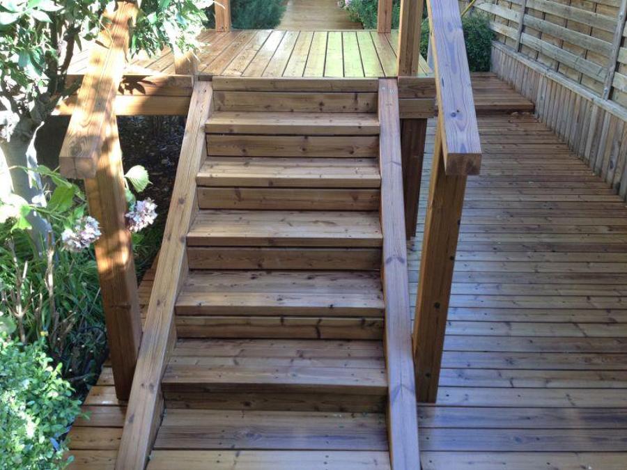 ESCALERA JARDIN CON ABETO TERMOTRATADO
