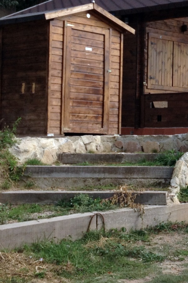 escalera madera y wc