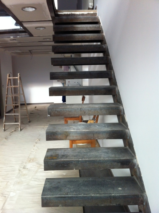 Escalera Metálica Acceso primera Planta Loft en Alcobendas