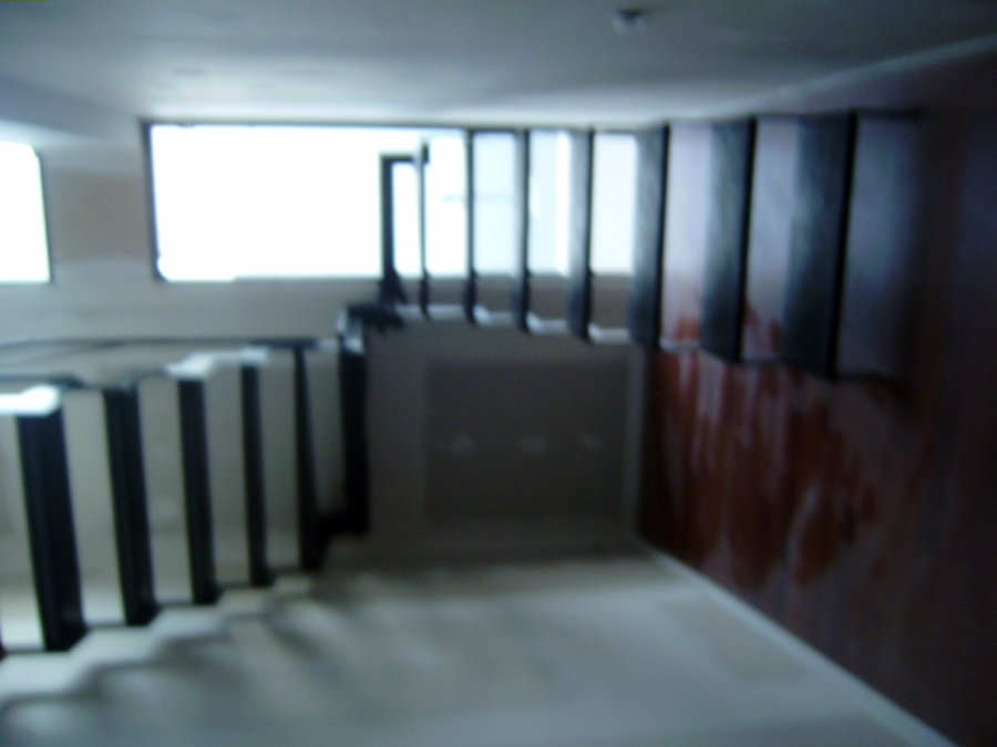 Escalera original en pizarra negra