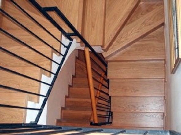 ESCALERA ROBLE NATURAL