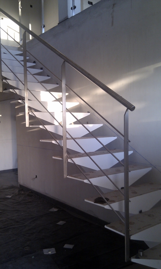 Escalera y barandilla