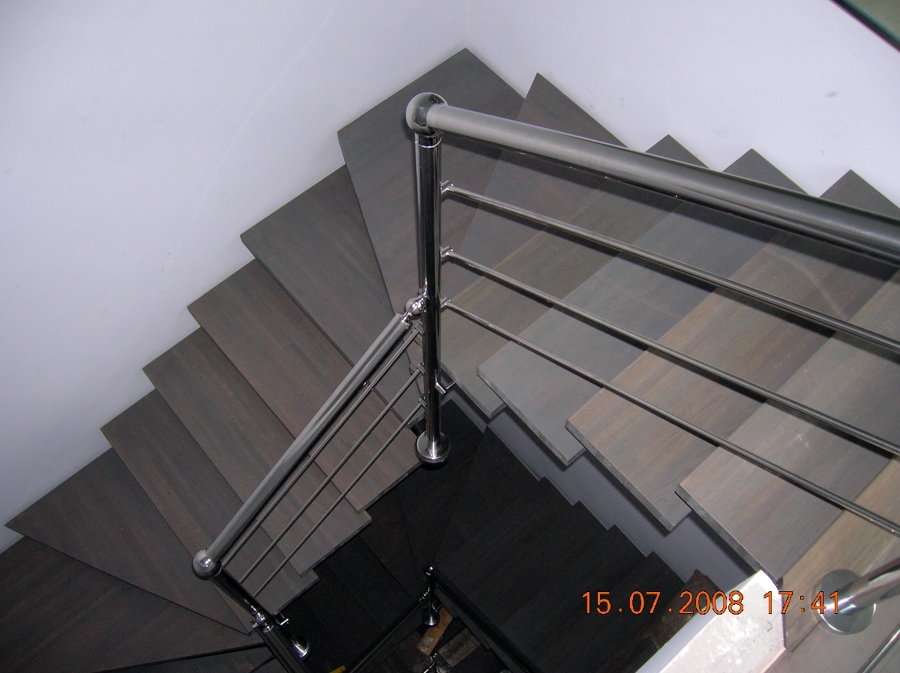 ESCALERA Y BARANDILLA