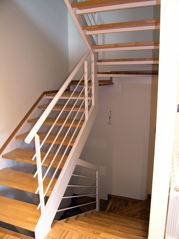 Escaleras acero y madera