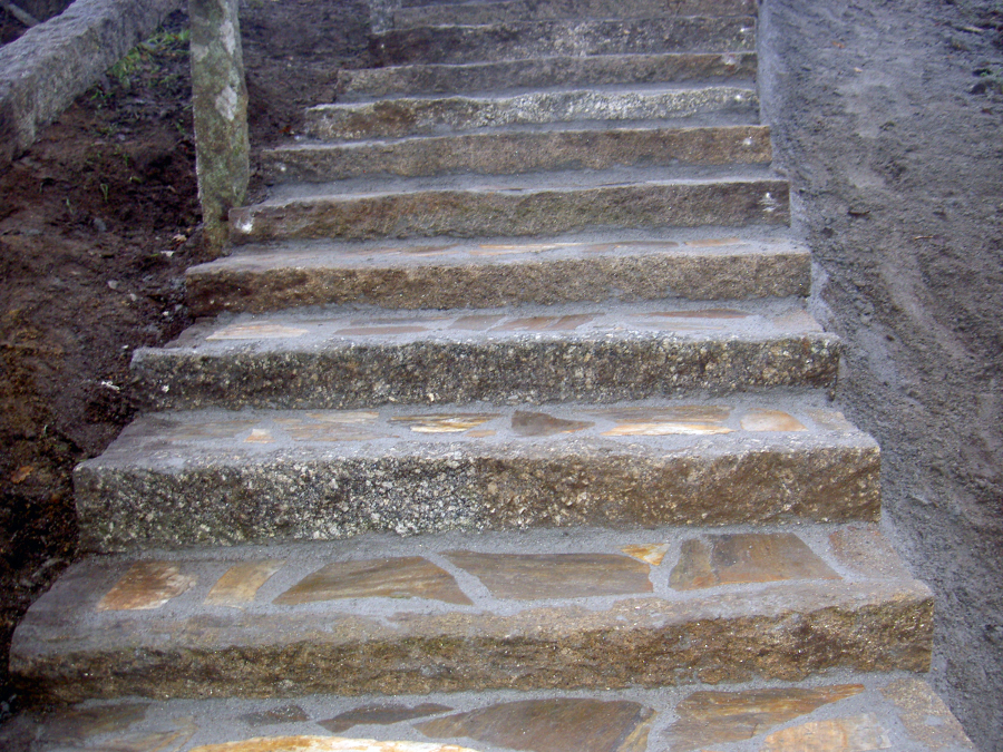 escaleras en granito rustico
