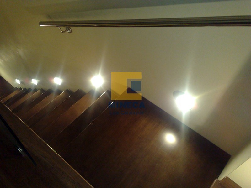 escaleras en madera y acero inox