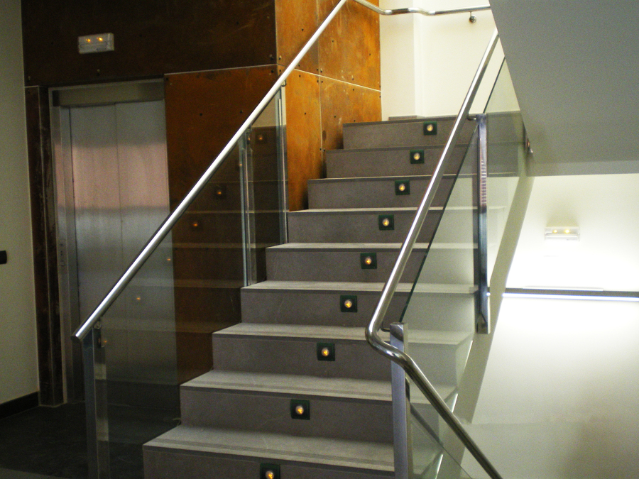 Escaleras y portal