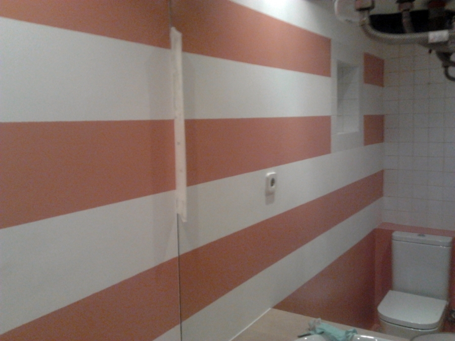 Esmalte satinado a franjas horizontales en dos tonos de colot