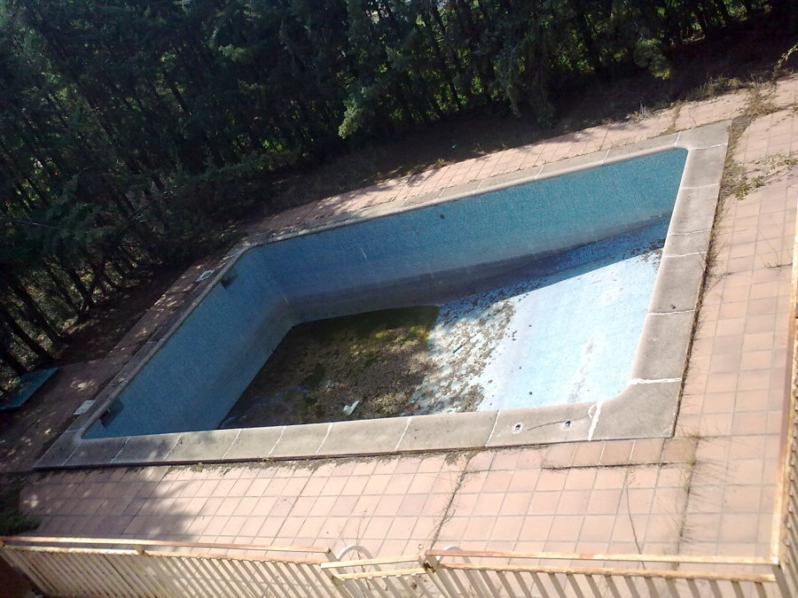 esrado de piscina al comenzar la obra.