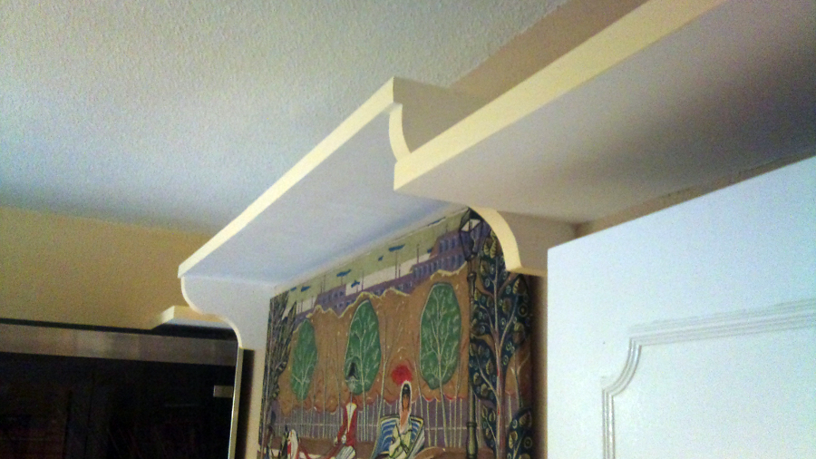 estantería de escayola árabe