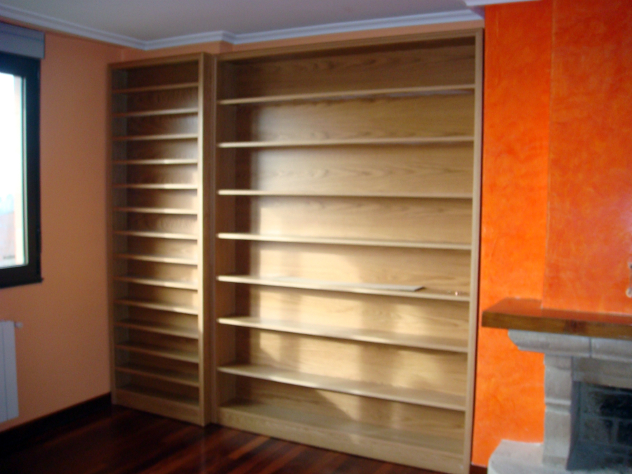 Estanteria de madera a medida