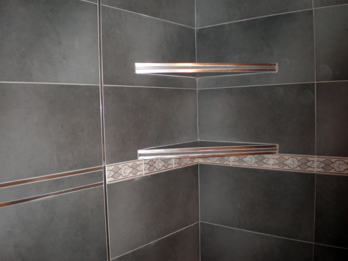 ESTANTERIAS DE GRES Y ALUMINIO BRILLANTE