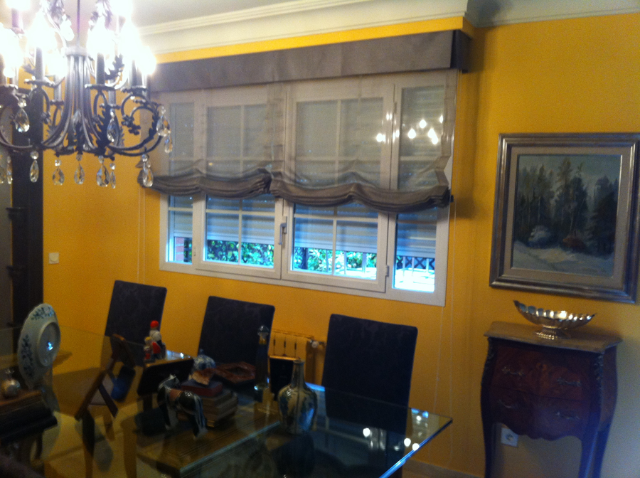 Estor de paquete con faldón