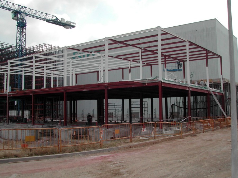 Estructura metálica con pintura intumescente