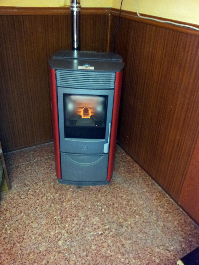 Estufa instalada en bar en Toledo